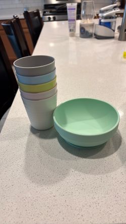 Kids cups and suction cup bowls