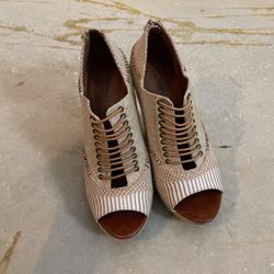 Wedges Make Me A Offer 