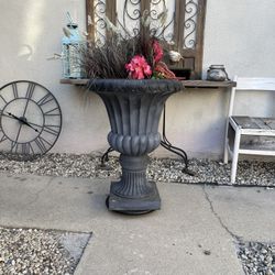 31” Tall Classic Urn Planter – Fiberglass Garden Urn – 22” Diameter Outdoor Planter  Description  Decorative classical urn-style planter suitable for 