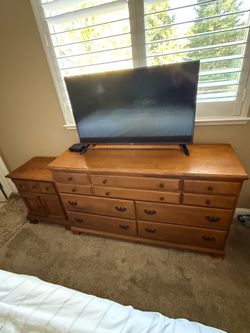 REAL WOOD FULL SOLID MAPLE DRESSERS AND NIGHT STAND SET