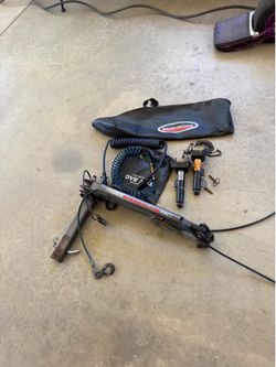 ROAD MASTER ALL TERRAIN TOW HITCH WITH ALL NEEDED ATTACHMENTS