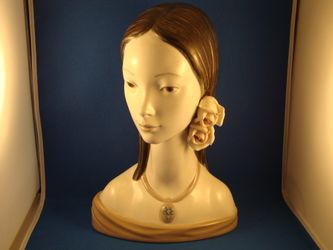 Lladro - Maja Bust