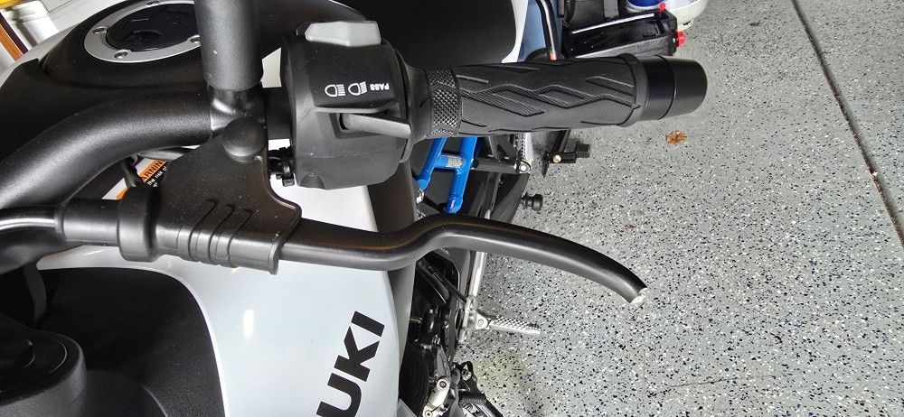 2023 SUZUKI GSX 8S