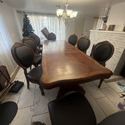 Solid Mahogany Dining Table Set – 8 Chairs – Perfect Condition