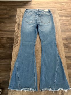Hollister high- Rise Flare Jean size 9/31