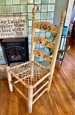 Beautiful Hitchcock Style Hand Painted Rush Seated Ladderback Chair