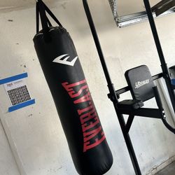 100 pound heavy bag ever lasts like new $150