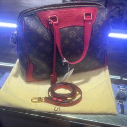Lv Purse 