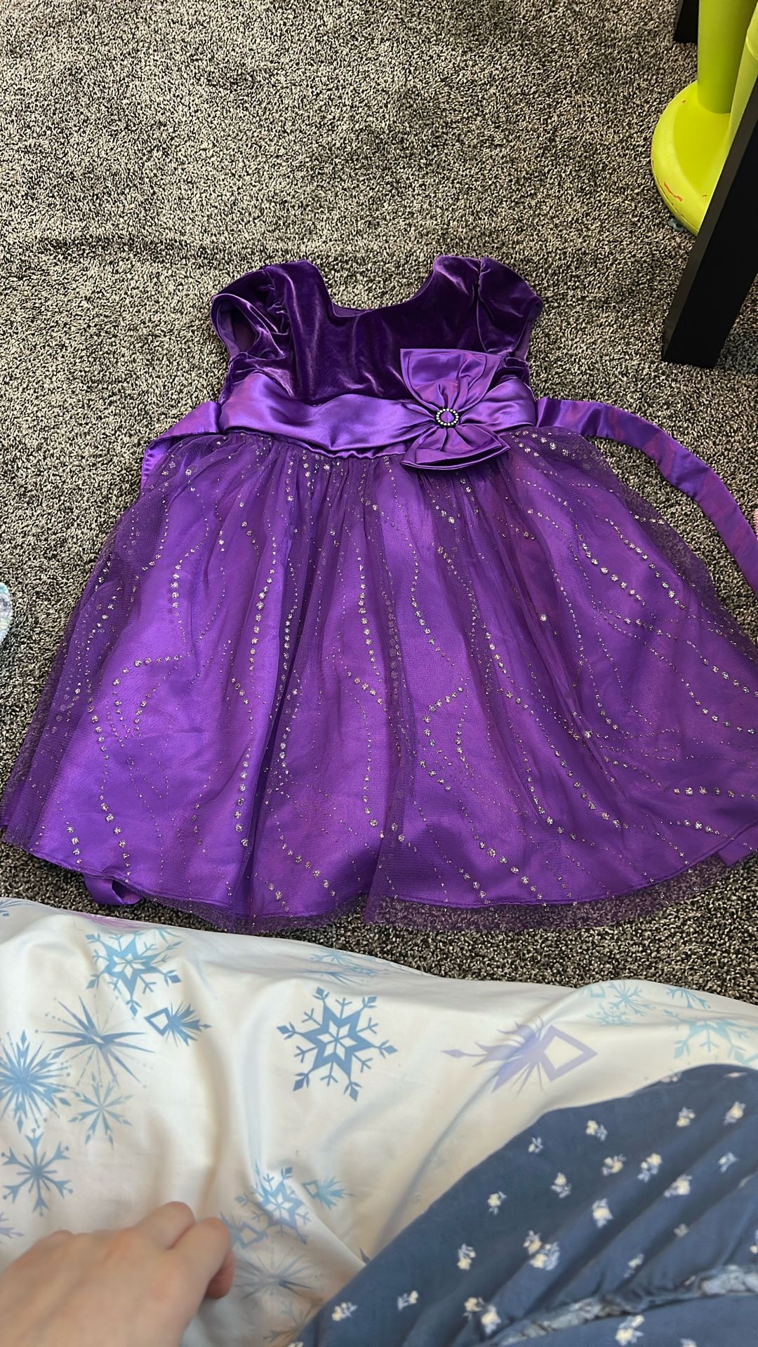 BARELY WORN Girls Purple Sparkly Dress