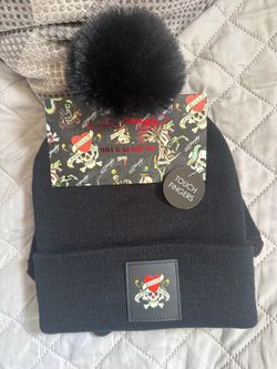 Ed Hardy Hat & Glove Set with Pom