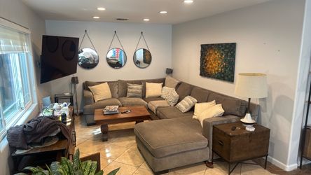Huge Sectional in Great Condition