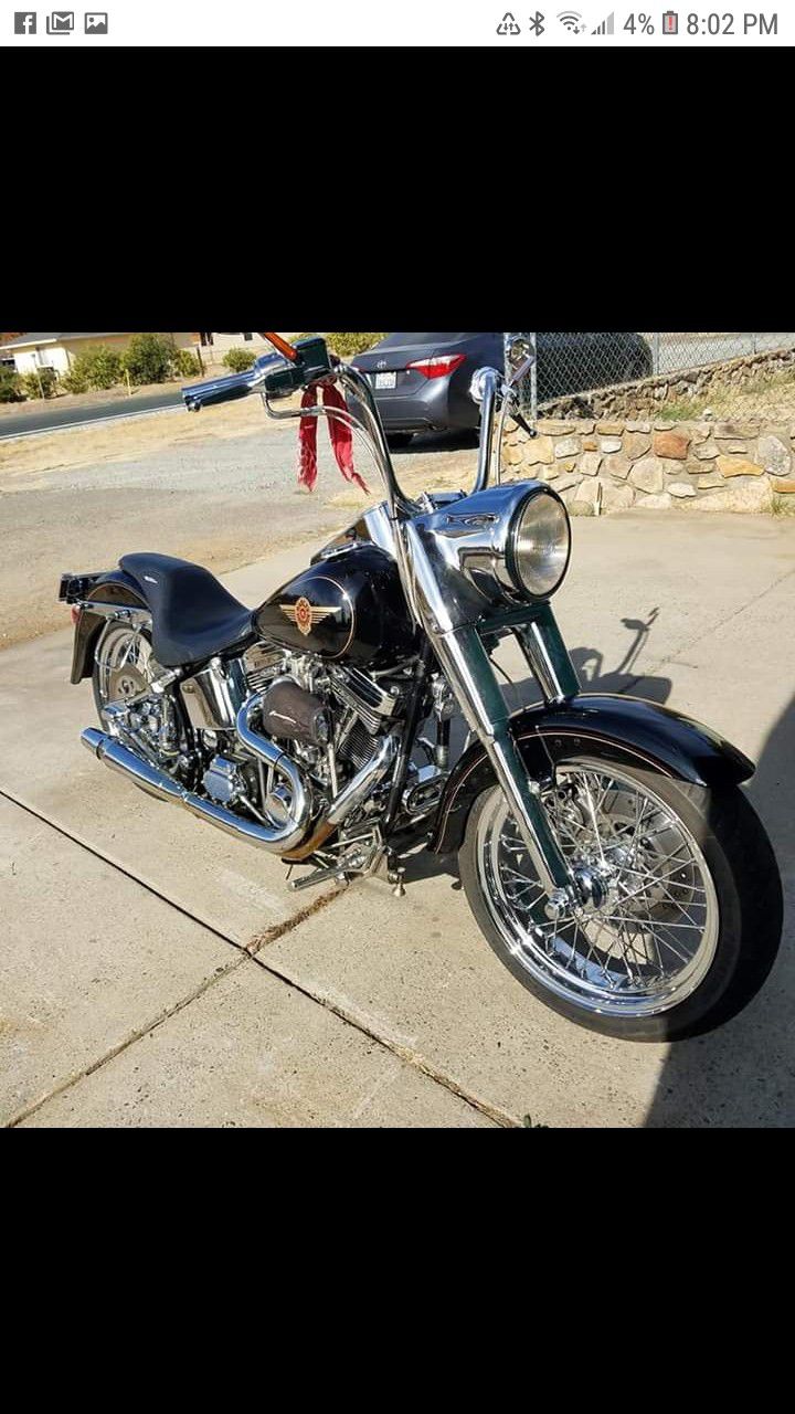 Motorcycle custom $6,000 or bestoffer no low blows please