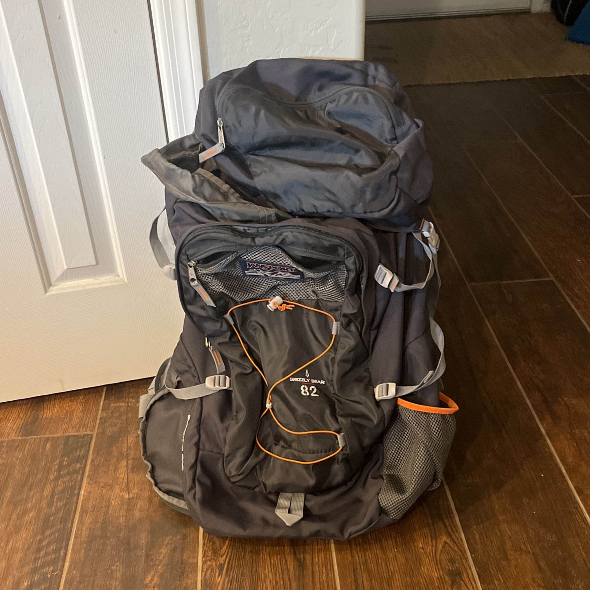 82L Hiking backpack