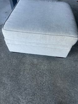 FREE: Pottery Barn Ottoman