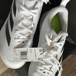 Adidas Men shoes size 9 New With Box