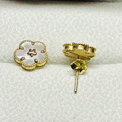 18k Gold Mother Of Pearl Flower Set
