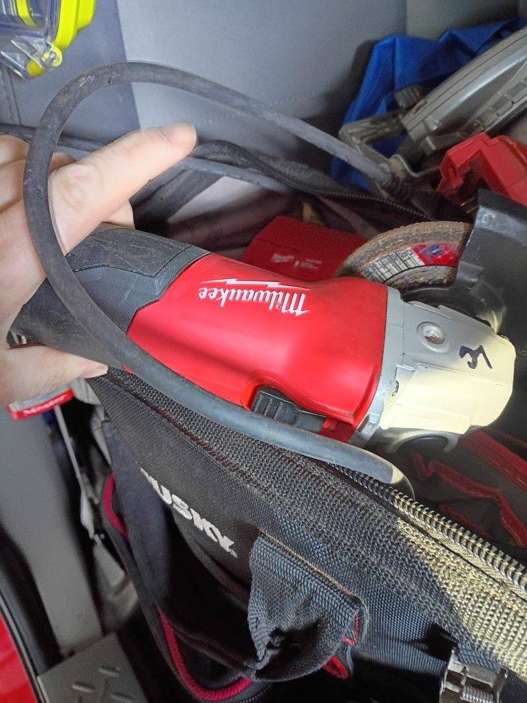 Milwaukee Angle Grinder 