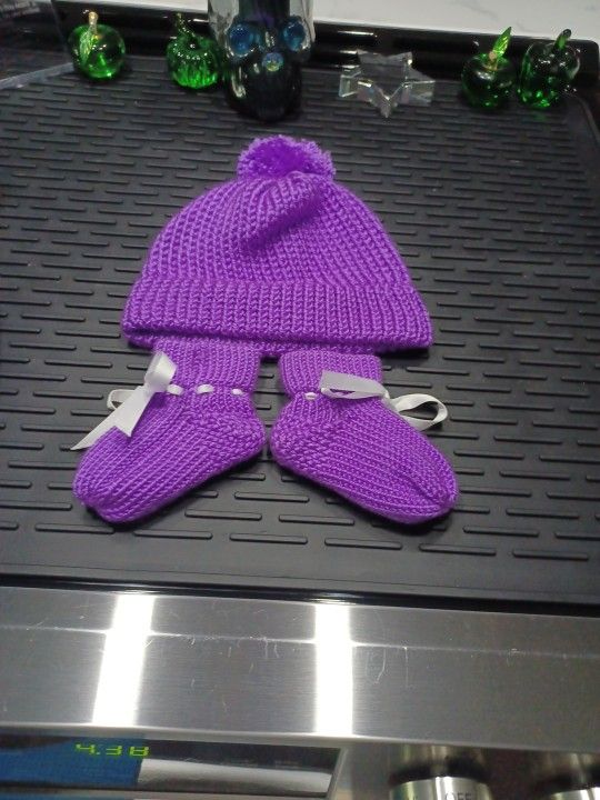  Handmade Women's Hat Crocheted, Baby Hat And Booties.