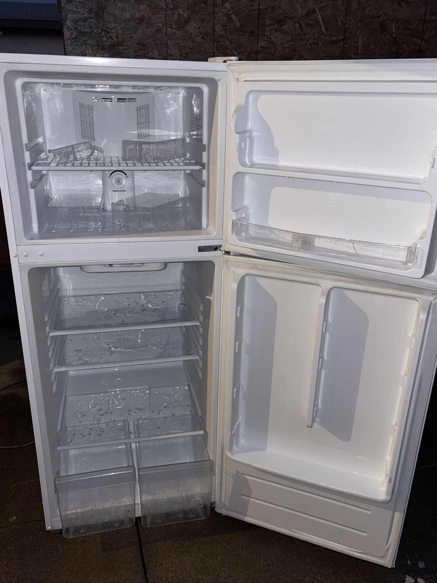 Insignia Refrigerator