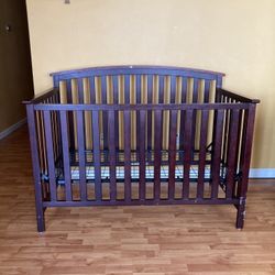 Greico Baby Crib