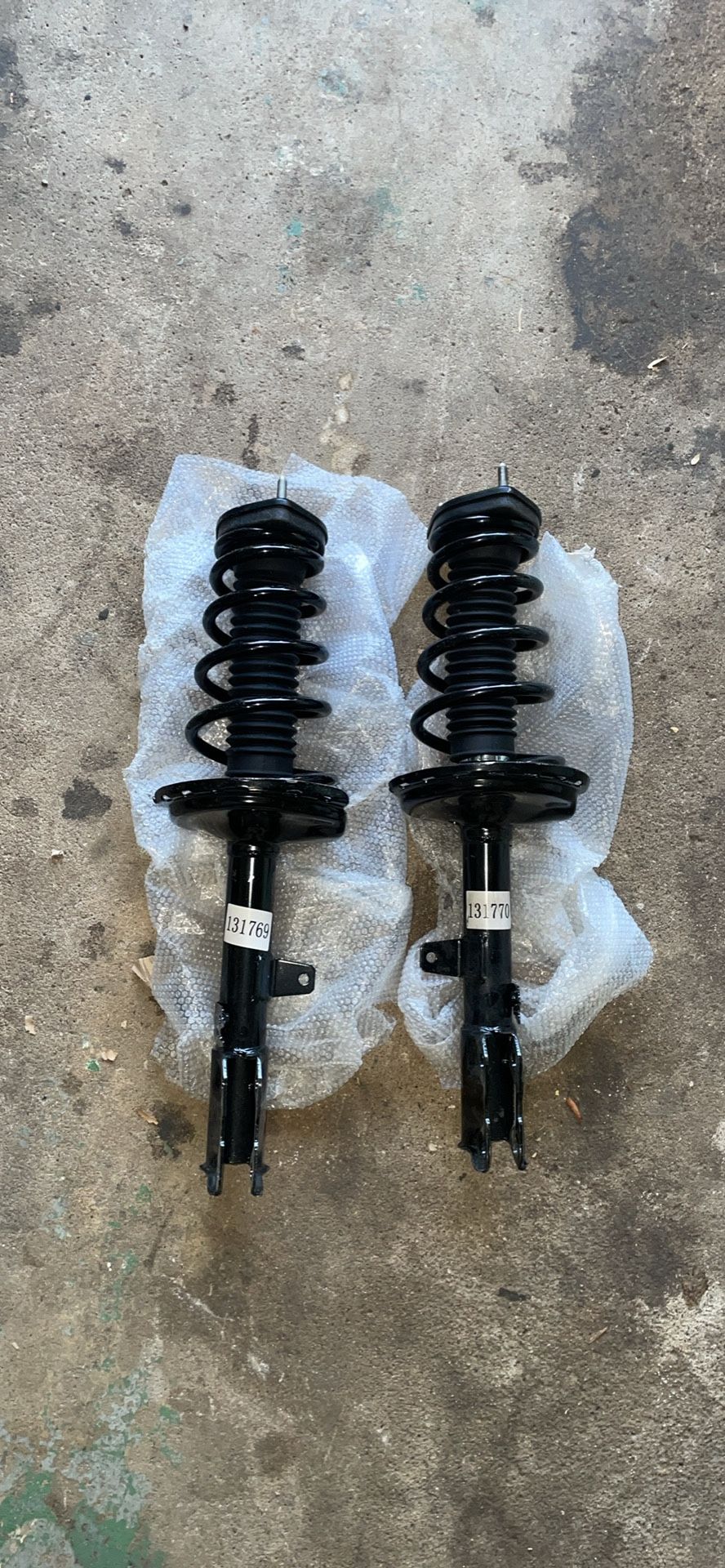 08-09 Lexus RX350 FWD Rear Shocks Struts Set