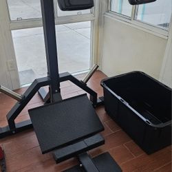 Titan Fitness Leverage Squat Machine Rack Bodybuilding