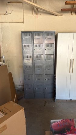 Free lockers!