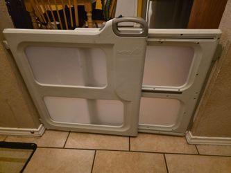 Safety First Adjustable Baby Gate