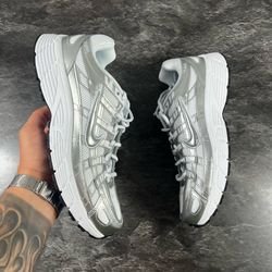 Nike P-6000 “White Metallic Silver” HV5064-101 Size 7Y = 8.5 womens Condition = Brand new Color(s) = white grey  No box SKU = HV5064-101