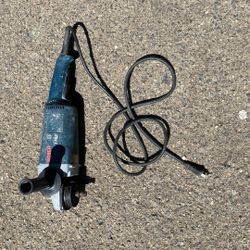 That’s a Bosch 1752 angle grinder.
