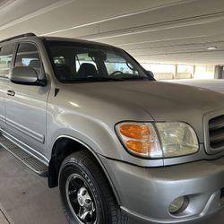 2004 Toyota Sequoia