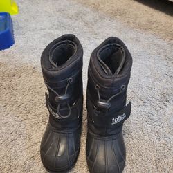 Toddler Boys snow boots totes size 8