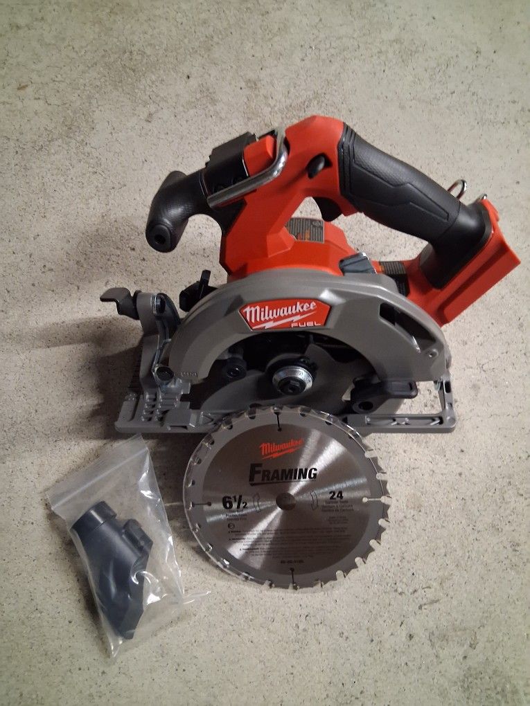 Milwaukee Fuel M18 6-1/2" Circular Saw ( TOOL ONLY )