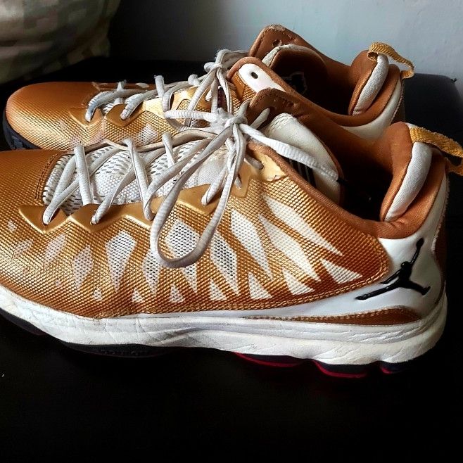 Cp3 vi gold hotsell