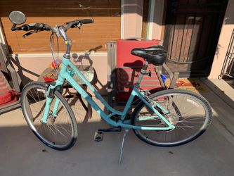 “Giant” 28 inch ladies bike