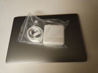 Apple Macbook Pro i5 8gb Ram 128gb SSD Drive 13" Screen 2019