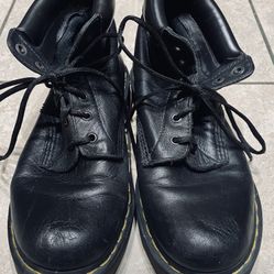 Men’s Black Leather Dr. Martens Size 9