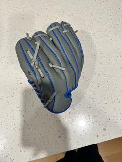 Wilson A450 10.75" Youth Baseball Glove – Gray/Blue