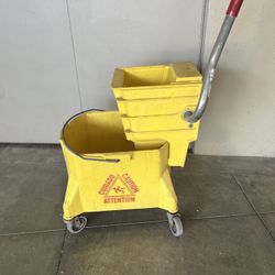 Heavy Duty Mop Bucket With Wringer