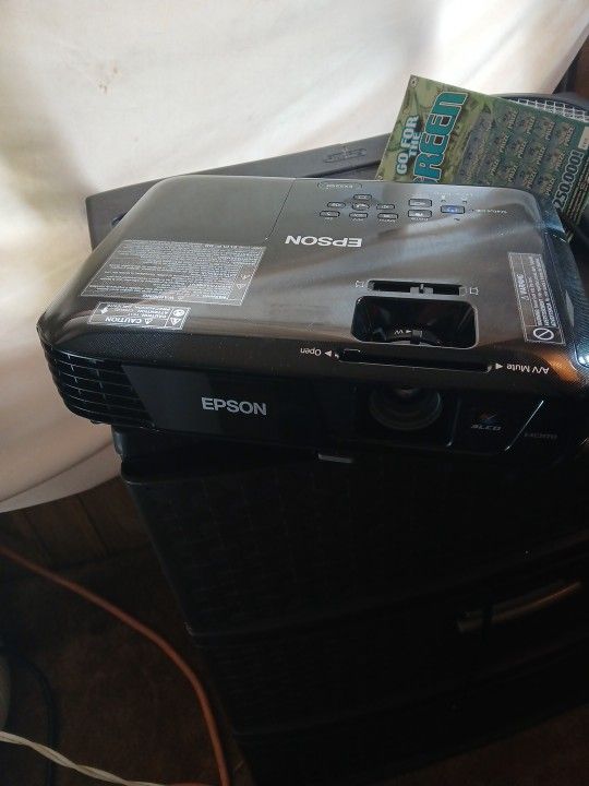 Epson EX5250 Projector