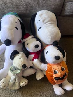 5 Snoopy Plushies