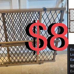 $8 Evenflo Position & Lock Adjustable Wood Baby gate / pet Gate