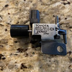 OEM Lexus IS500  CAMRY SIENNA RX330 RX350 VACUUM SWITCHING VALVE
