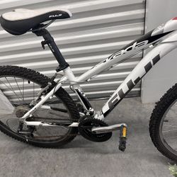 Fuji Nevada Mountain Bike
