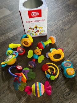 Baby rattlers toys