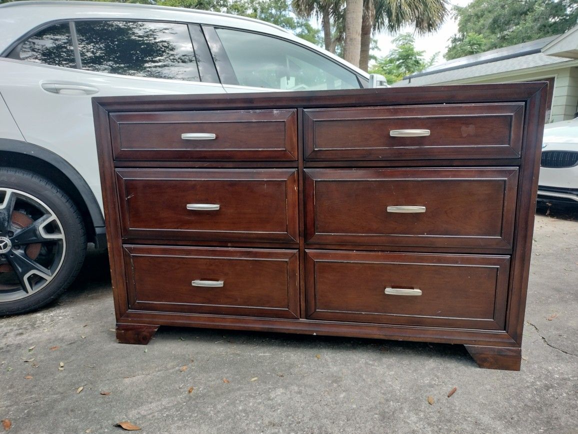Brown Contemporary Solid 6 Drawer Wood Dresser