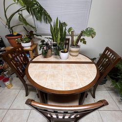 Update!!!!! Need This Out Today 12/31!! Price Reduction To $125!!!Kitchen table w/4 tables