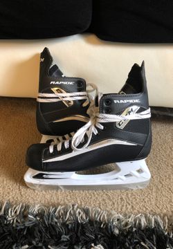 RAPIDE CCM ICE SKATES