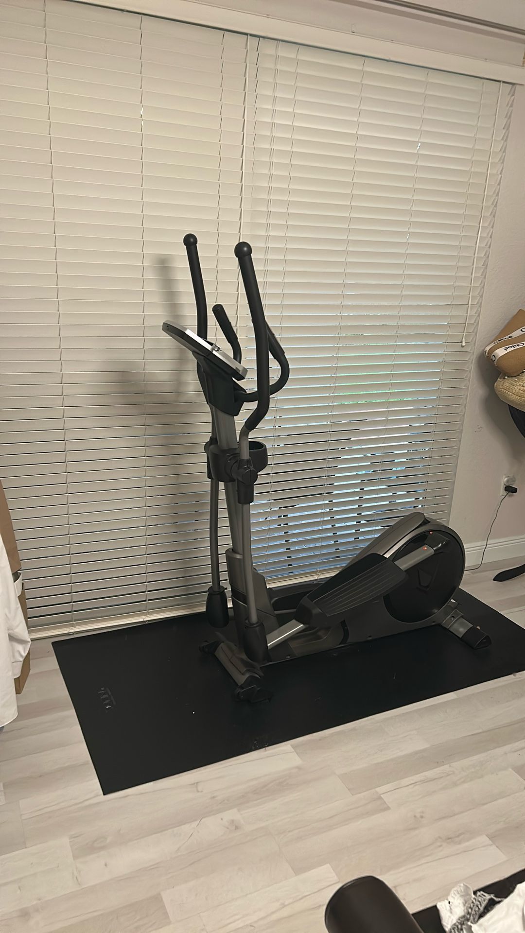 Elliptical Trainer SF-E3912
