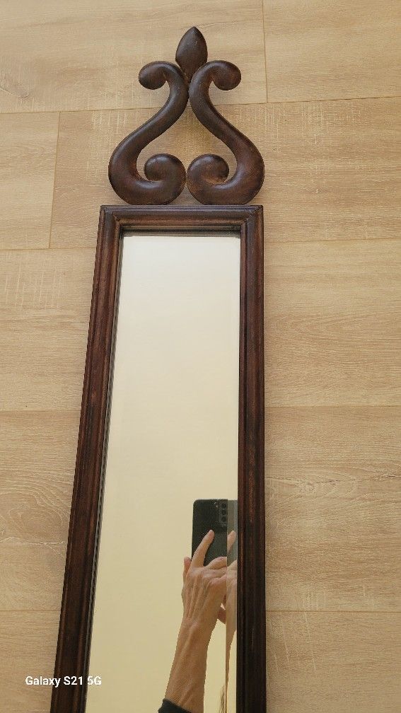 Moving Sale. Decorative Mirror.